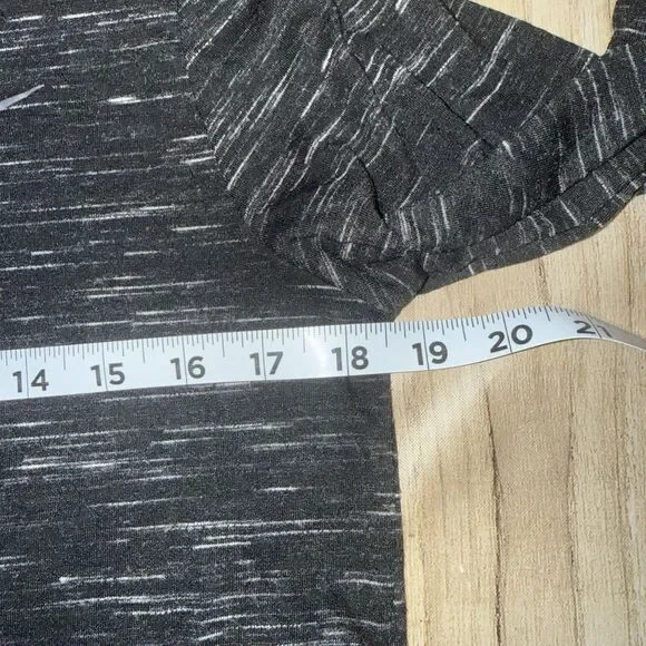 Nike Women's Legend Veneer Black/White Long Sleeve Medium Hoodie - Picture 9 of 9